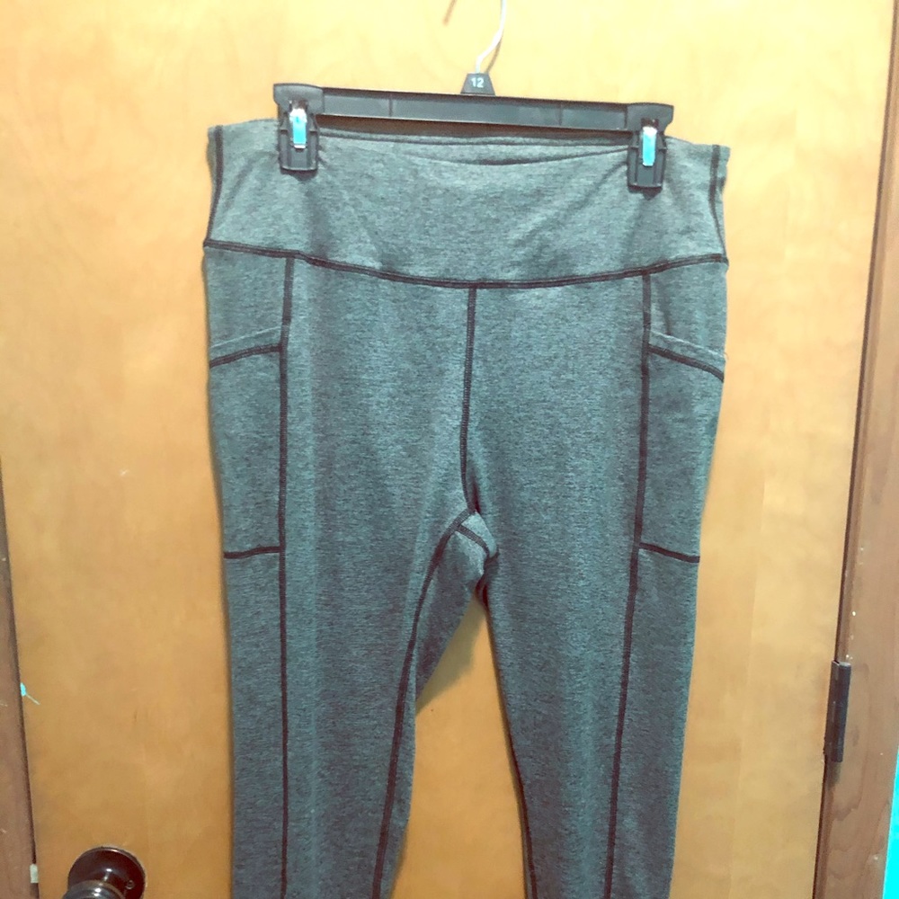 Gray Leggings with pockets!